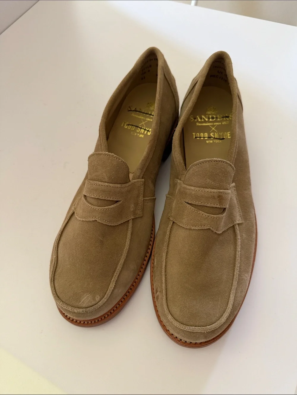 Todd Snyder X Sanders Men's Suede Tan Penny Loafers  Sz 10.  New/Flawed. Tub9